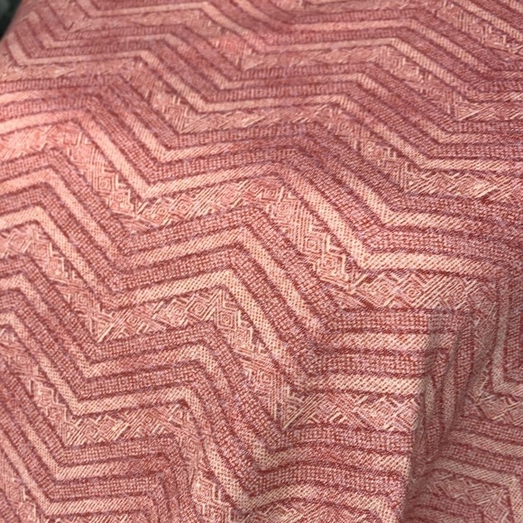 Lularoe Woman Size XXS Aztec Pattern High Low Peach Short Sleeve Shirt - Picture 6 of 8